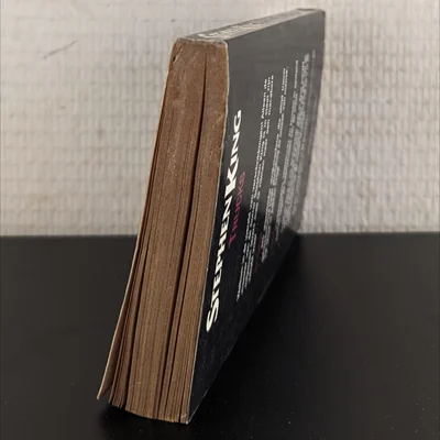 Een boek die compleet bruin is verkleurd