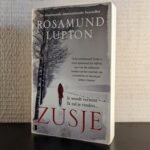Op zoek naar 'Zusje' en andere werken van Rosamund Lupton? Wij kopen deze tweedehands boeken! Neem contact op als je exemplaren hebt die je wilt verkopen.